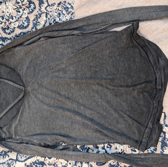 Tops - Picture 8 of 12